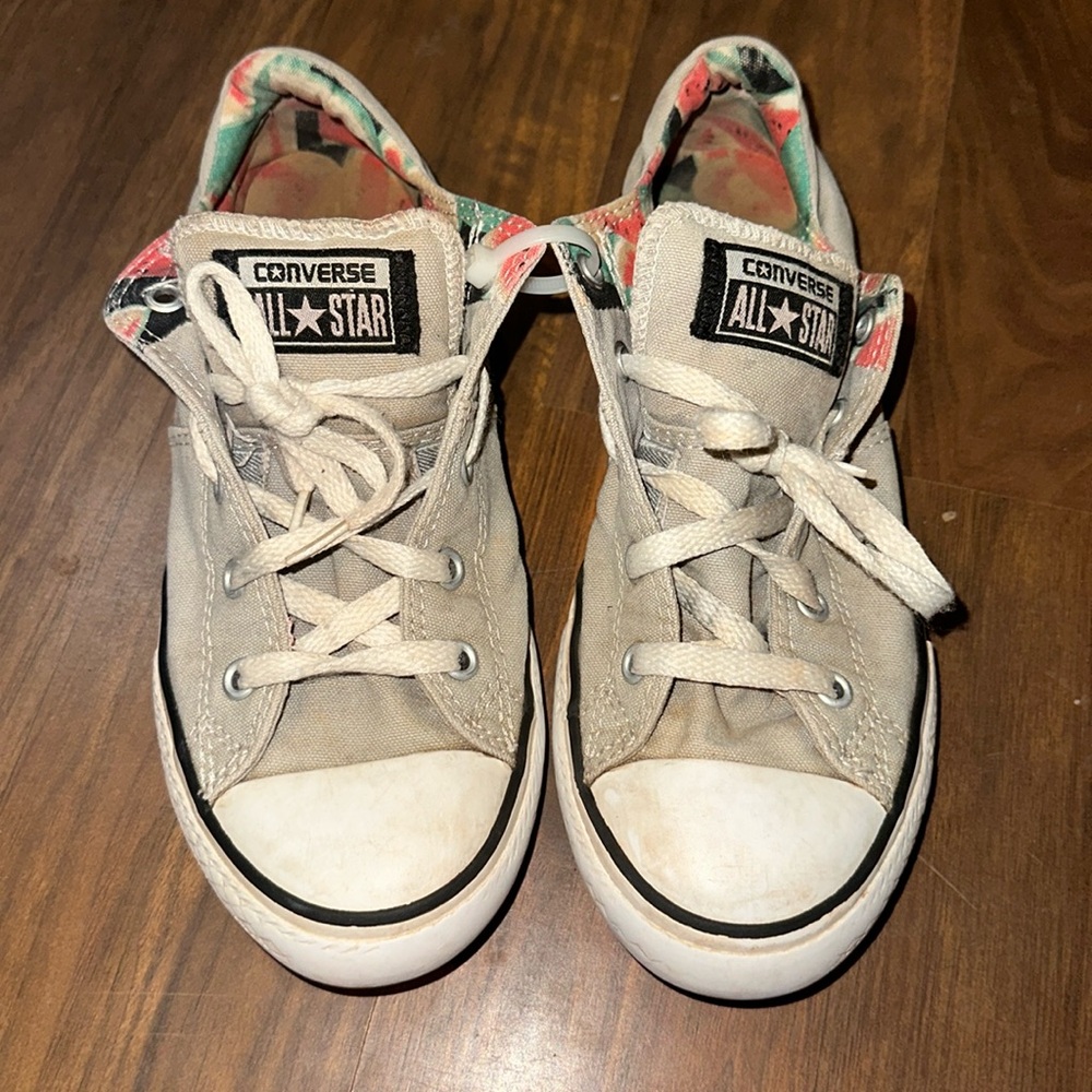 Big girls size 3 Converse.
